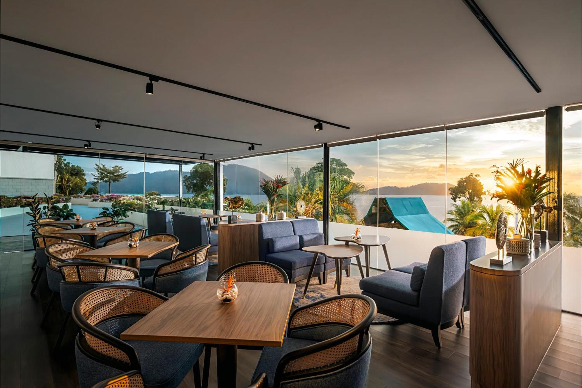 Doubletree By Hilton Damai Laut Hotel Lumut Exterior photo