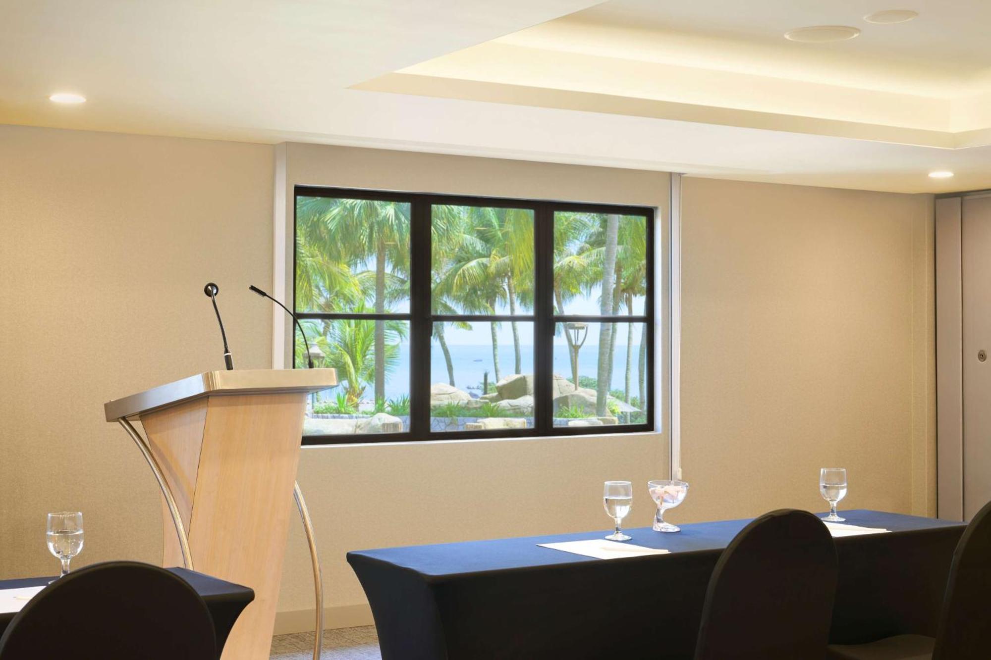 Doubletree By Hilton Damai Laut Hotel Lumut Exterior photo