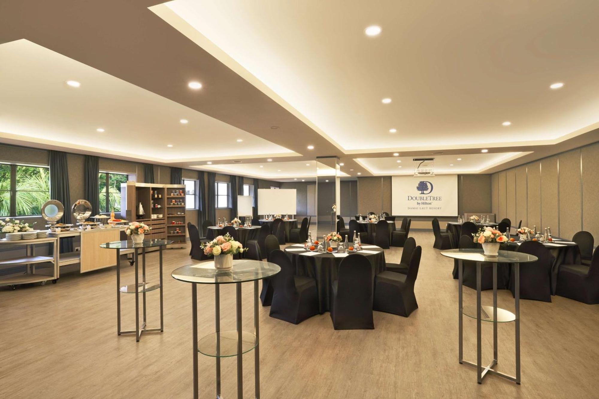 Doubletree By Hilton Damai Laut Hotel Lumut Exterior photo