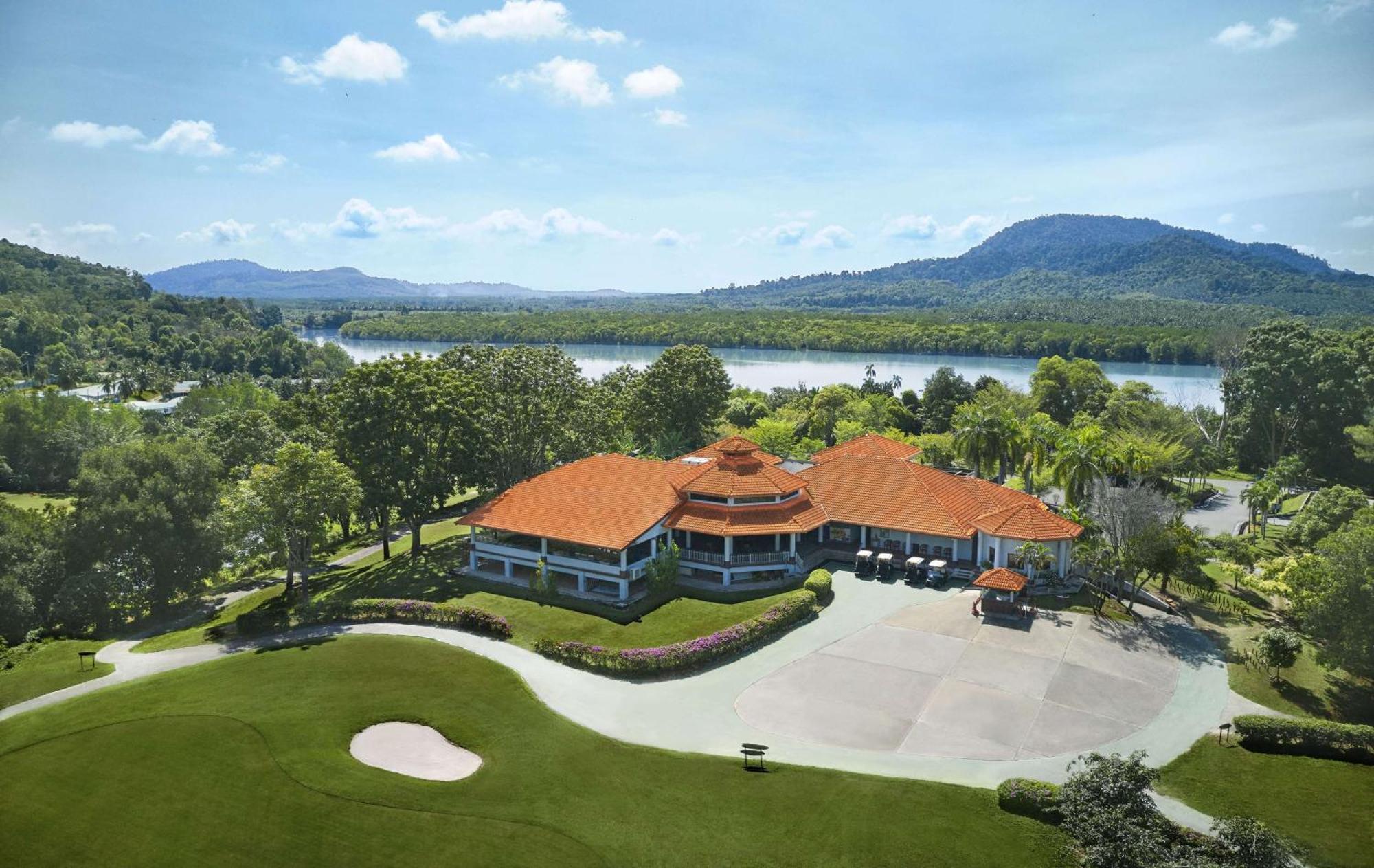 Doubletree By Hilton Damai Laut Hotel Lumut Exterior photo
