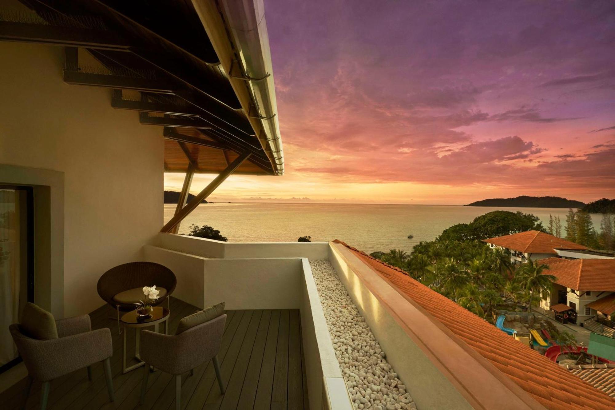 Doubletree By Hilton Damai Laut Hotel Lumut Exterior photo