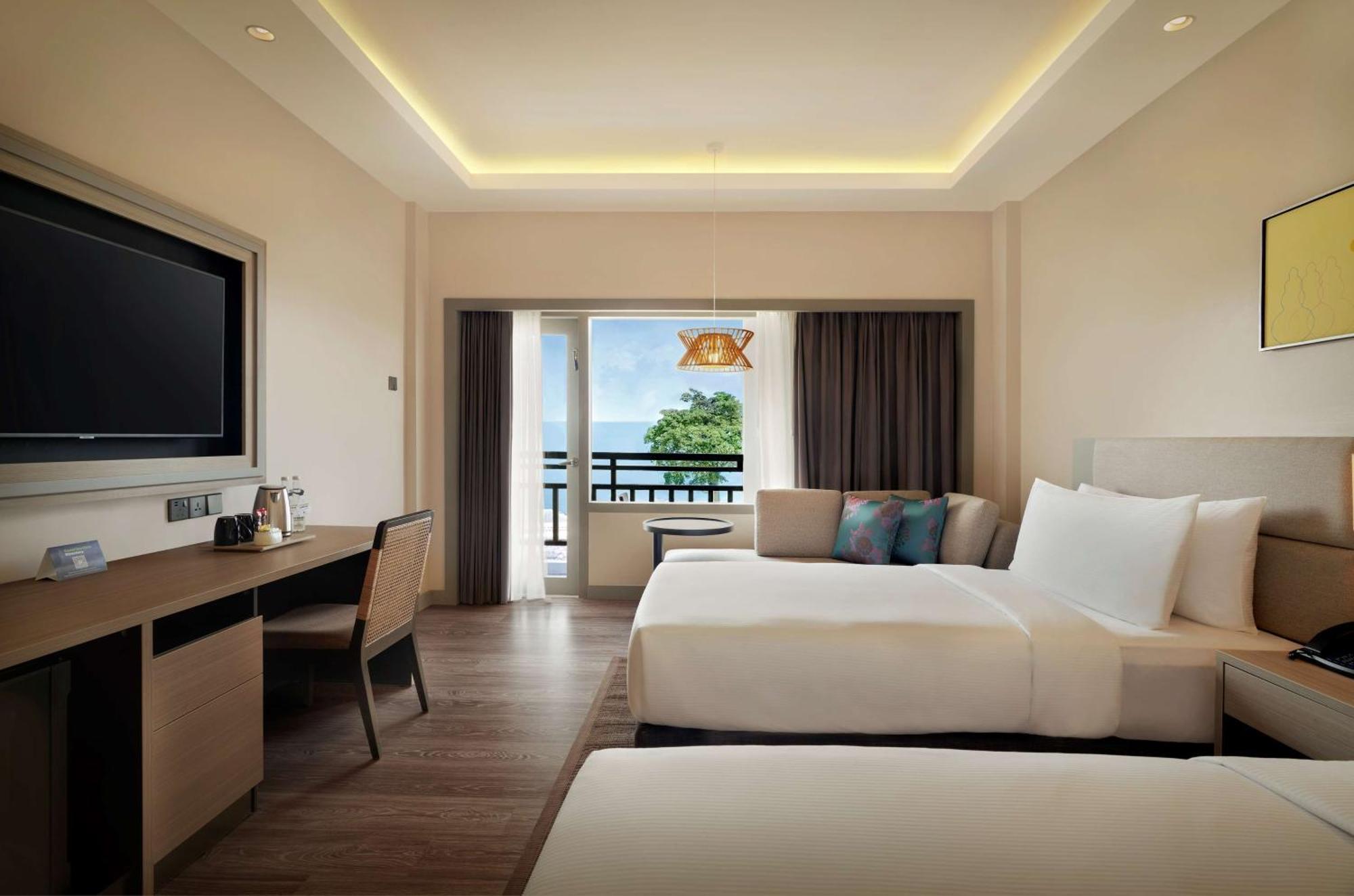 Doubletree By Hilton Damai Laut Hotel Lumut Exterior photo