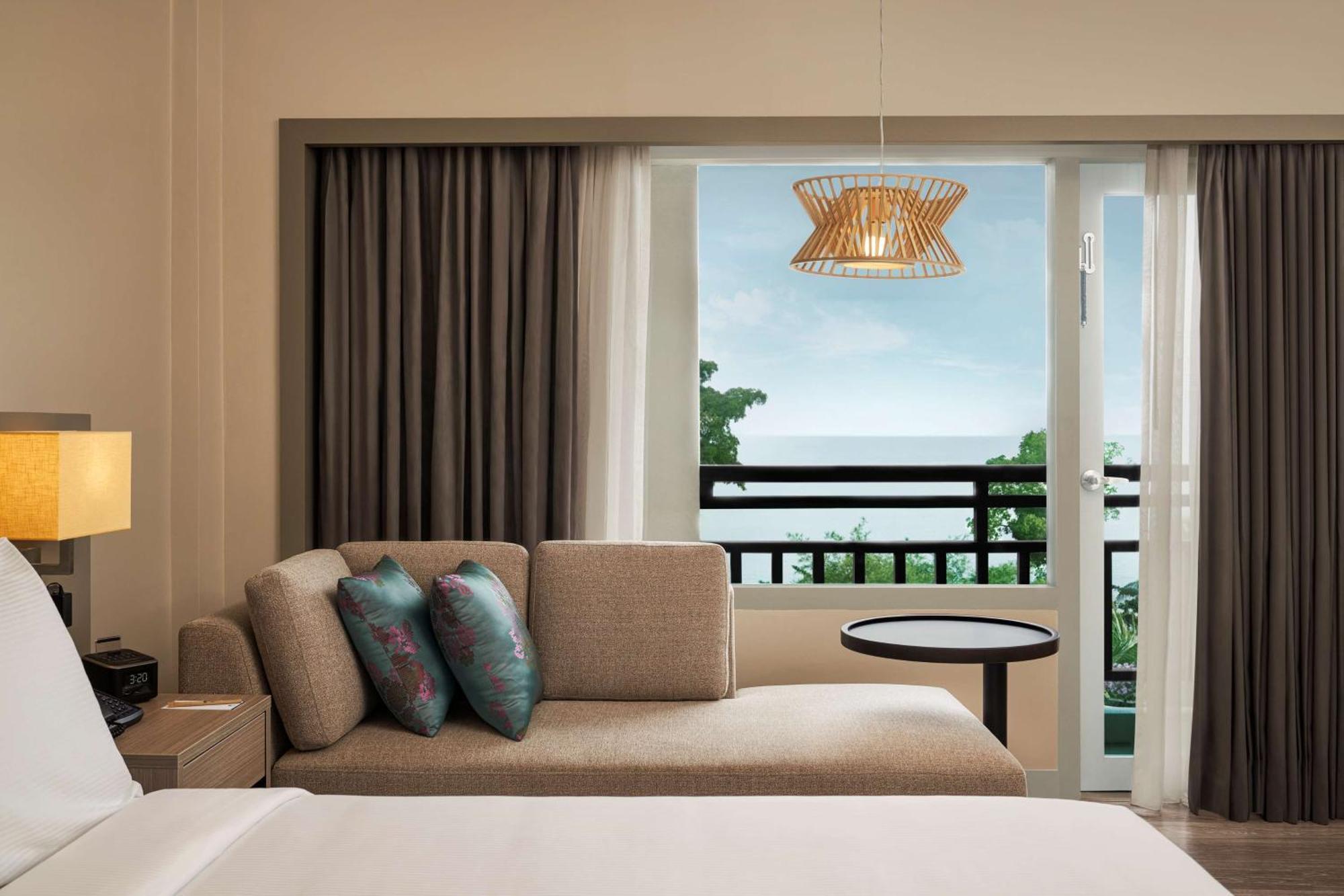 Doubletree By Hilton Damai Laut Hotel Lumut Exterior photo