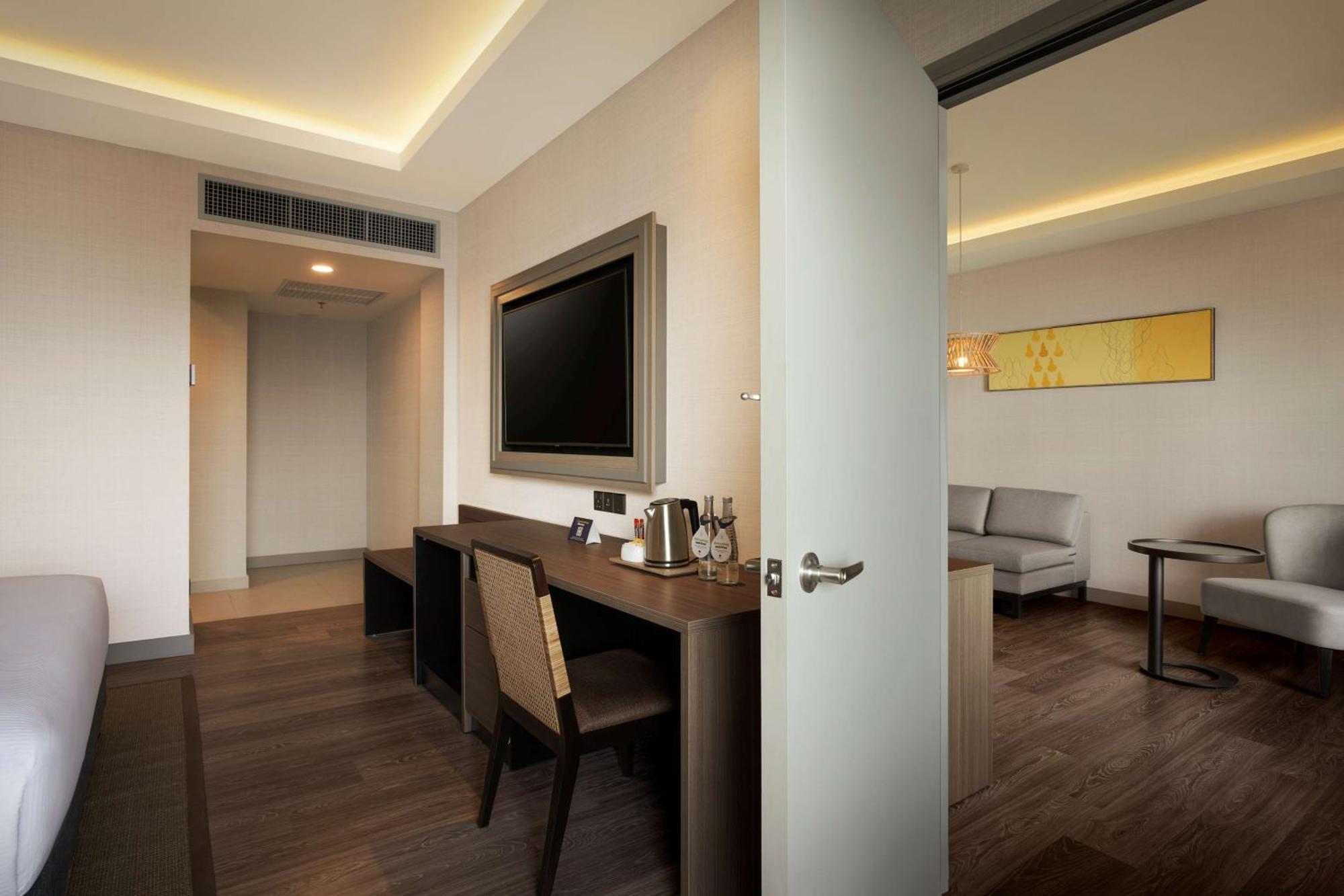 Doubletree By Hilton Damai Laut Hotel Lumut Exterior photo