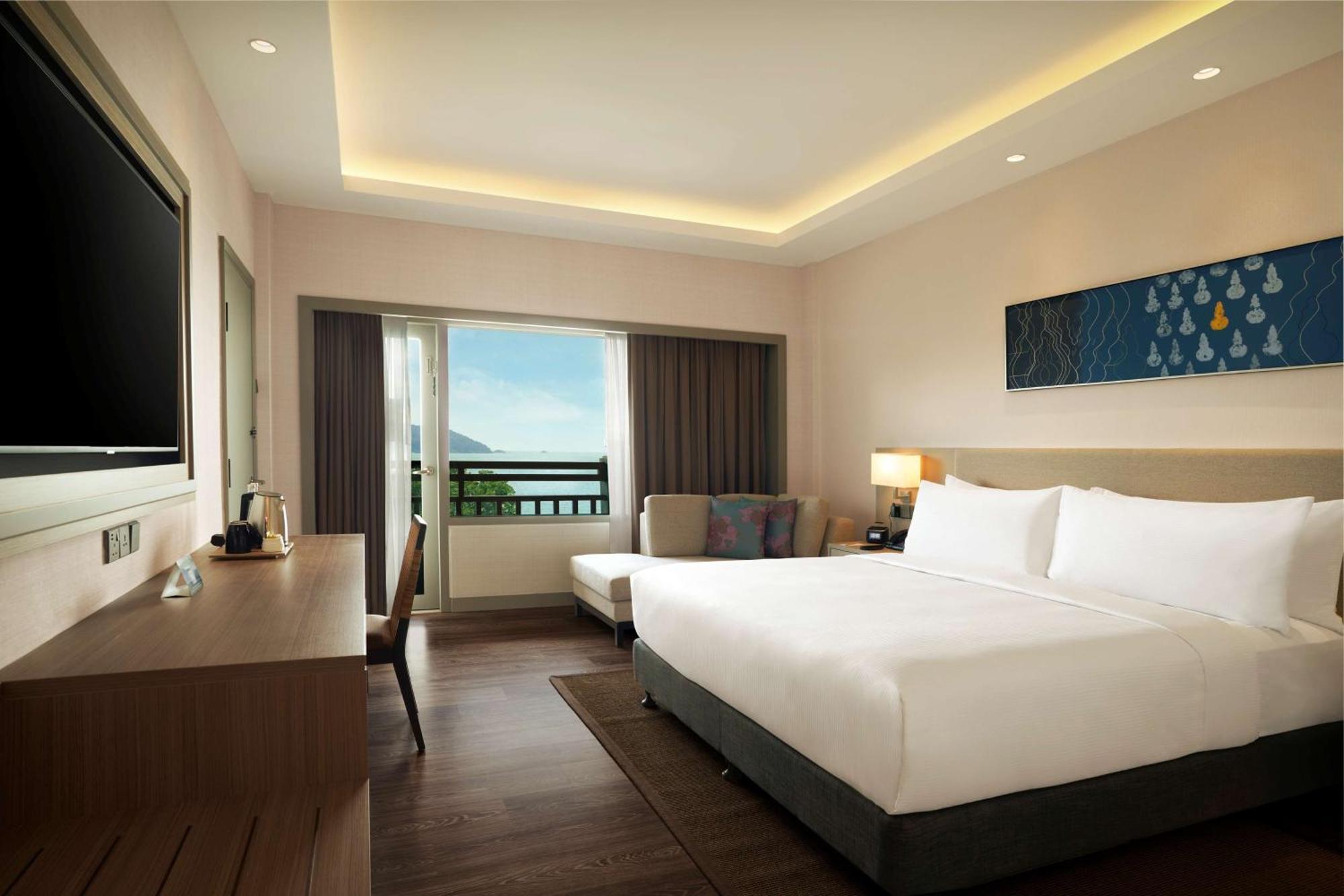 Doubletree By Hilton Damai Laut Hotel Lumut Exterior photo