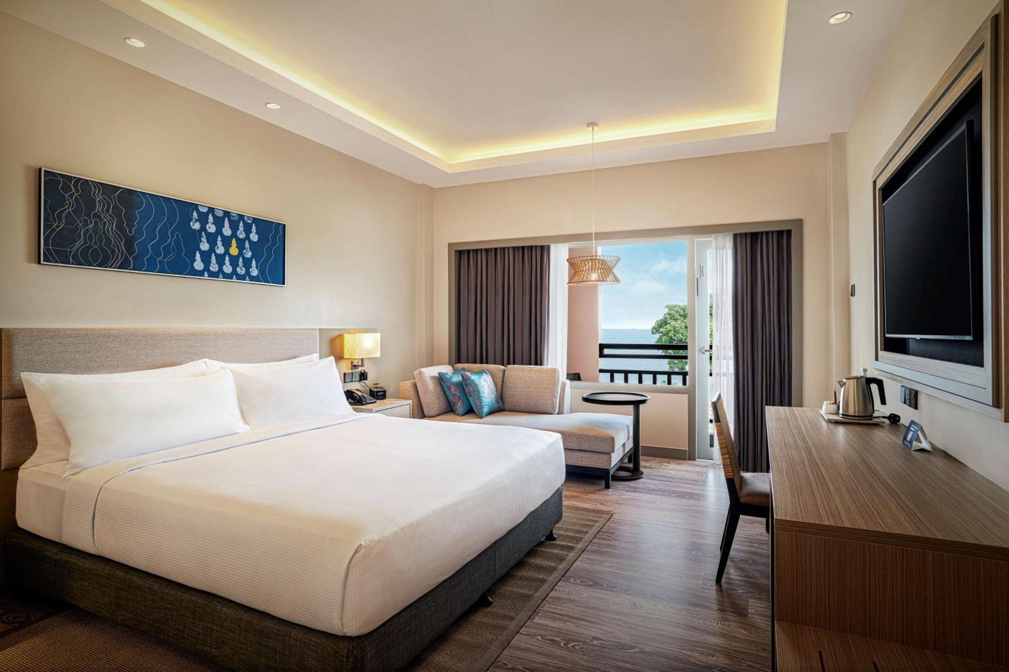 Doubletree By Hilton Damai Laut Hotel Lumut Exterior photo