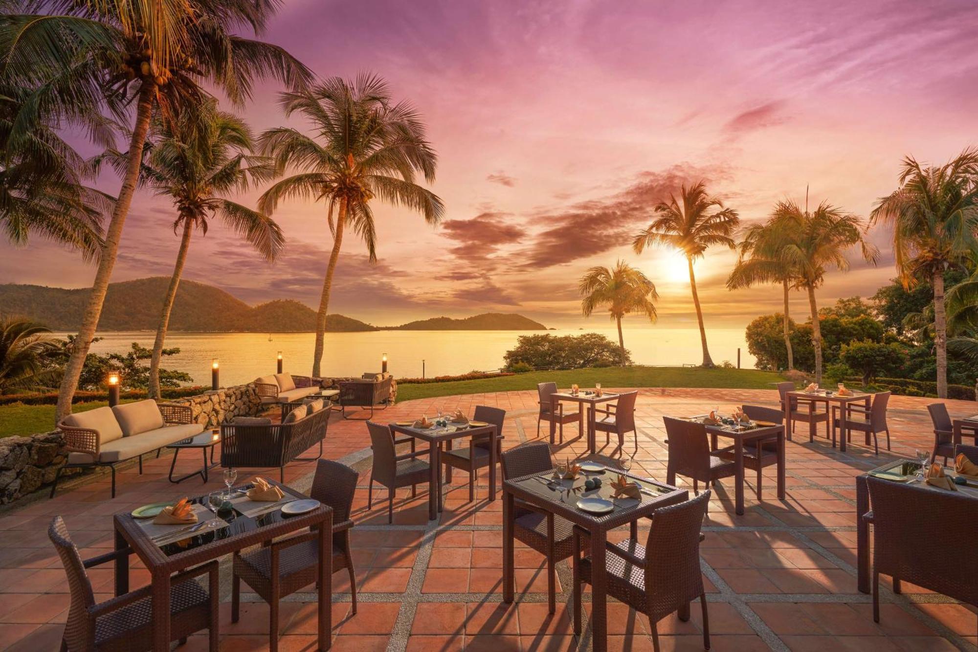 Doubletree By Hilton Damai Laut Hotel Lumut Exterior photo