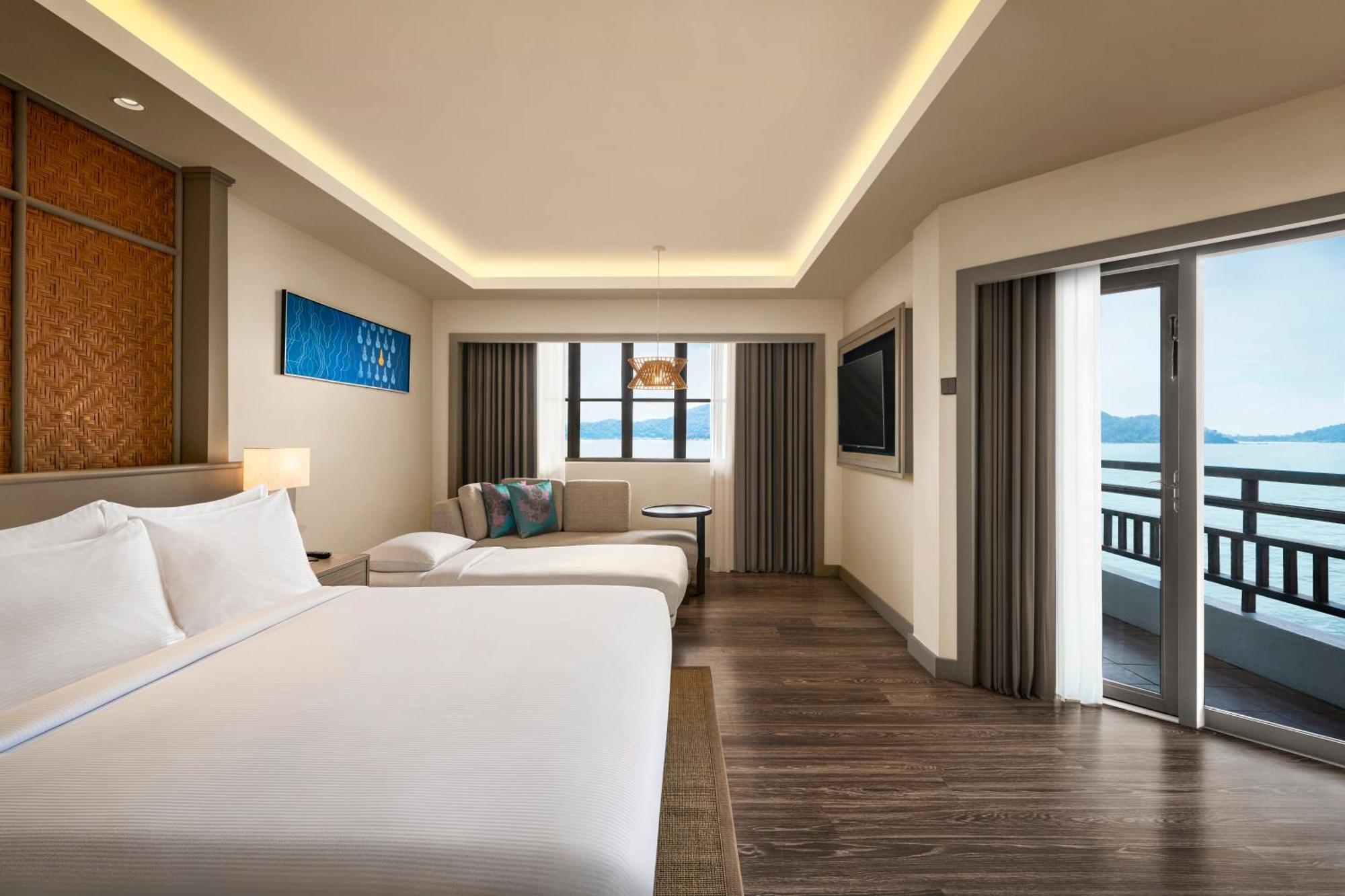 Doubletree By Hilton Damai Laut Hotel Lumut Exterior photo