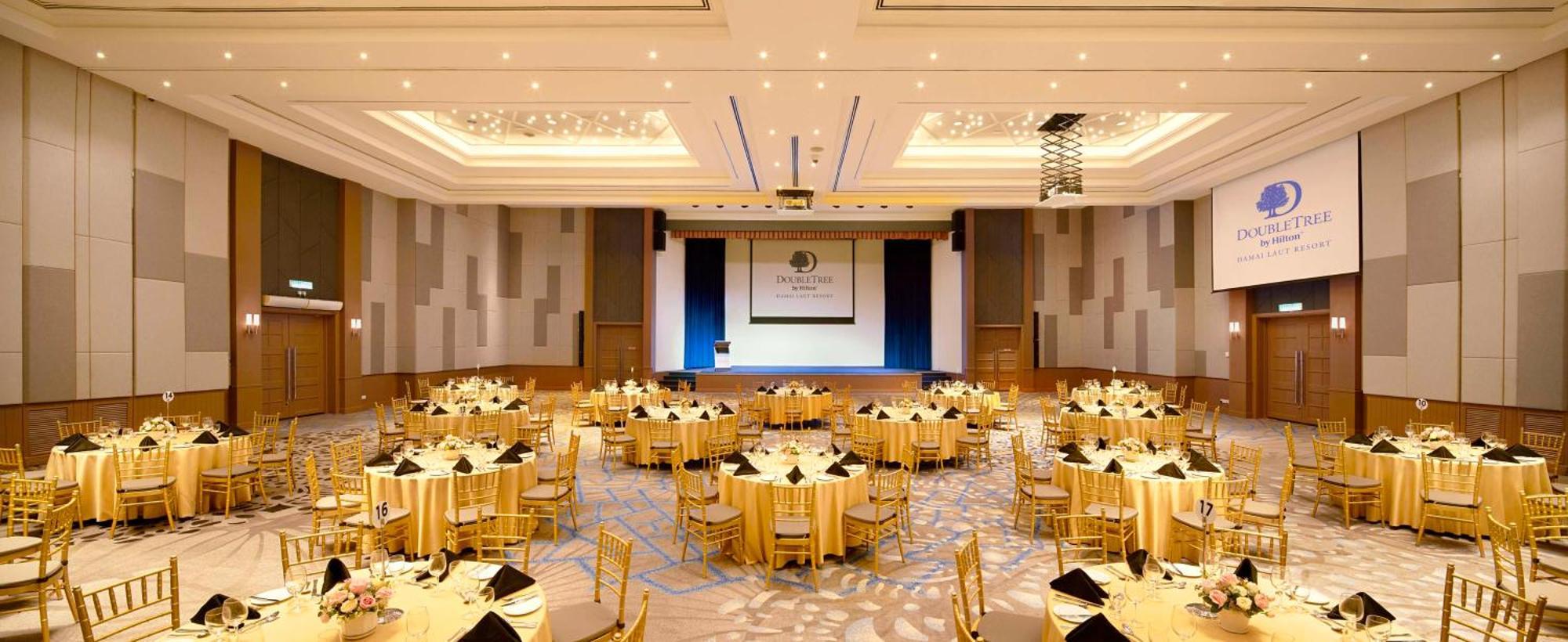 Doubletree By Hilton Damai Laut Hotel Lumut Exterior photo